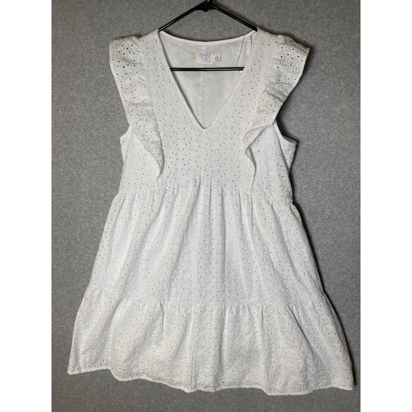 AND Dresses & Skirts - Time & Tru Eyelet Dress‎ Medium White Short Pockets Western Cottagecore Ruffle